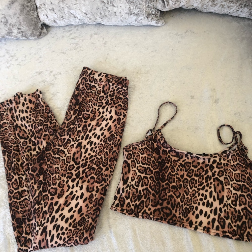 Women Lounge wear set . Size Large